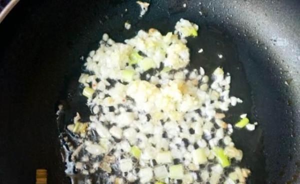 味道|洋葱炒肉丝，简单易学，一款熟悉的家常菜，有家的味道