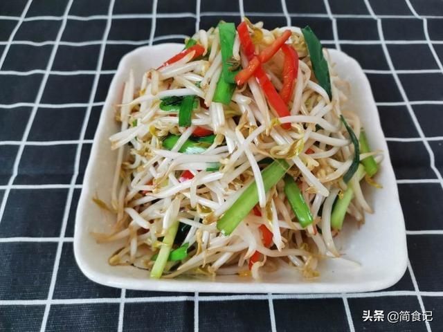  豆芽|炒豆芽时，要不要焯水？原来一直做错了，难怪豆芽不入味，腥味重