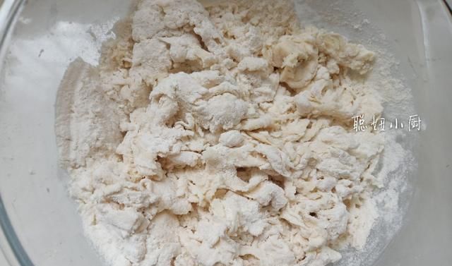  咬一口|北方人最拿手的面食，这做法薄皮大馅，咬一口劲道鲜香，总吃不腻