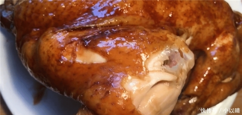  放进|一整只鸡放进电饭锅, 不加一滴水, 想不到这么好吃, 鲜嫩多汁