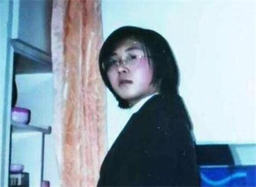 女儿|父母借7万送女儿留学，她却失联15年，领事馆联系教授女儿被拒见