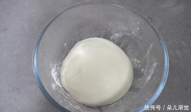 吐司|做两个超柔软的吐司,低糖少油,手撕切片都特棒,方子值得收藏