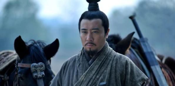  在世|此人是刘备占领益州的最大功臣，若他在世，定会成为五虎上将之一