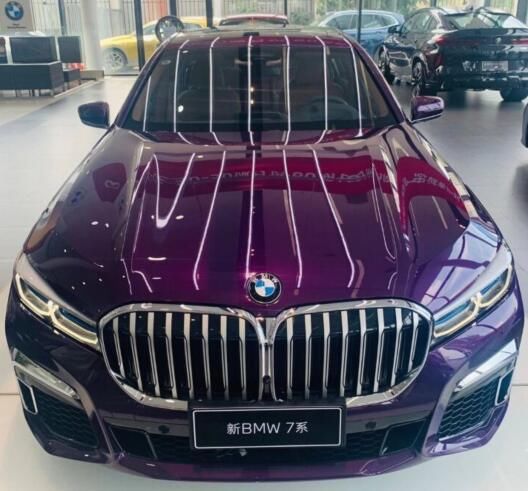  车身|最帅气的宝马7系来袭！落地80万，轴距3.2米，车身颜色最霸气！