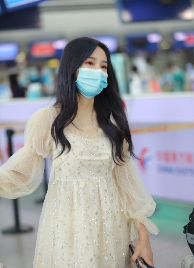  任你选|如何穿出少女感？跟着苏杉杉学穿裙子，学院风甜酷风任你选