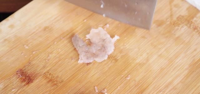  鲜味|鲜味十足的紫菜虾滑汤，适合各种人群，补钙有营养，好吃还不长胖