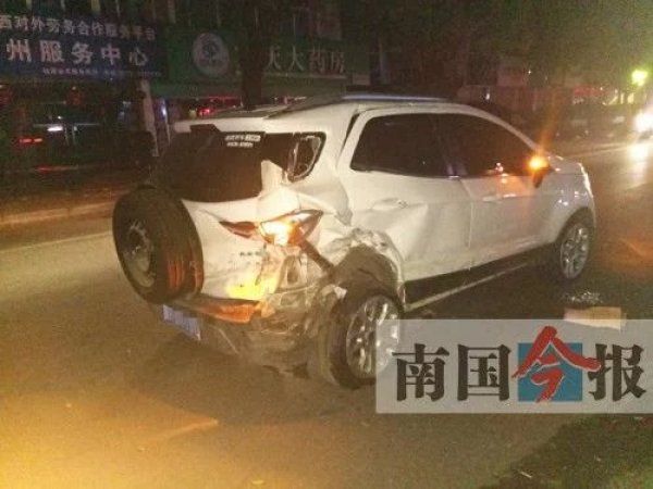  柳州|“疯狂”出租车连撞两车后逃逸 司机被发现满身酒气