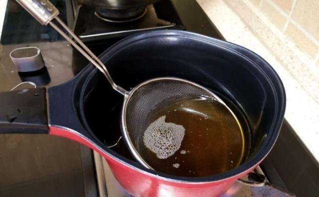 好吃|红薯最解馋的特色做法,加个鸡蛋,简单一做,比拔丝地瓜还好吃