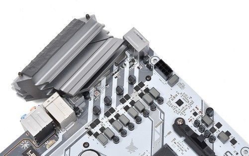  三代锐龙|AMD 3000XT系列处理器首测 性能上升功耗不变