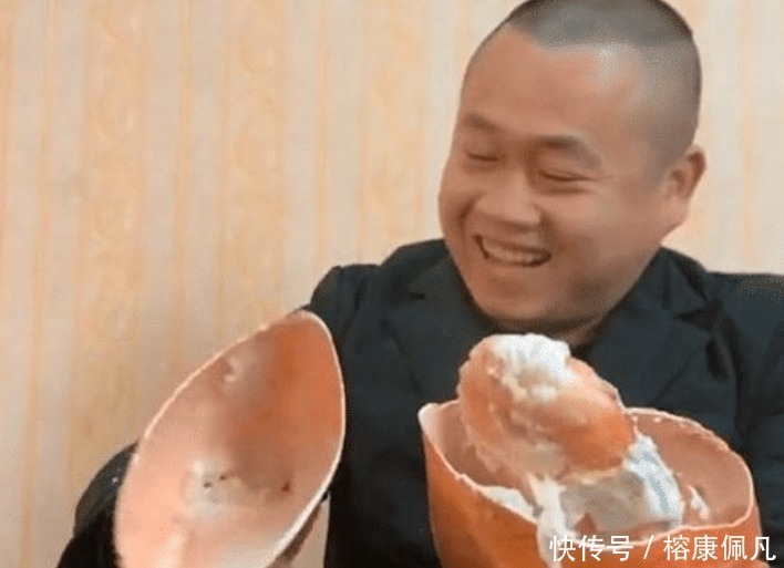 打开|男子花500元买蟹钳吃,笑嘻嘻打开,然后感觉心都在滴血