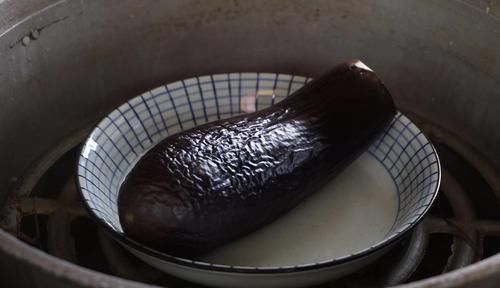  吃法|茄子别再红烧了，学会新吃法，一顿5斤不够吃，比油炸的更好吃！