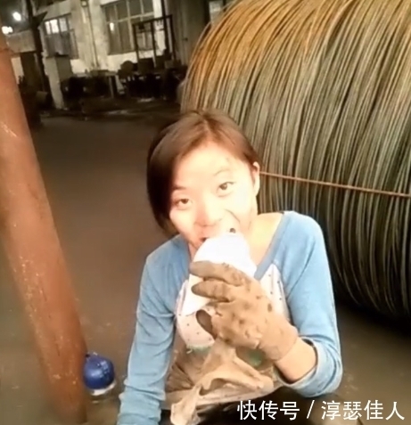 女孩|农村90后女孩居然在工地做这个，知道真相后都对她称赞