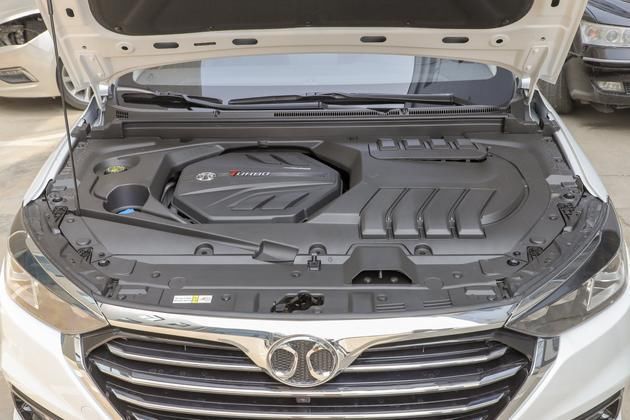 绅宝|最新资讯！月薪5千买它不眨眼！ 帝豪 vs 绅宝D50