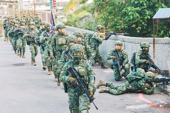派教官驻台、卖导弹、鼓吹拥枪 美国最近在台湾捣什么乱？