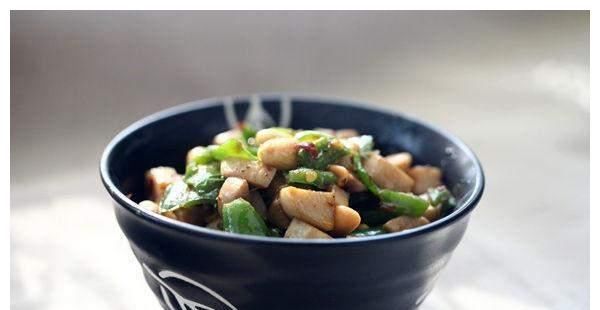 五花肉|美食推荐：素宫保鸡丁、香菇豆豉酱炒肉、腌笃鲜、五花肉烧土豆