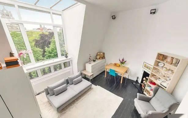  房爆|闪瞎眼：宽度不到1米的纸片房爆红全网！网友：真的能住人？