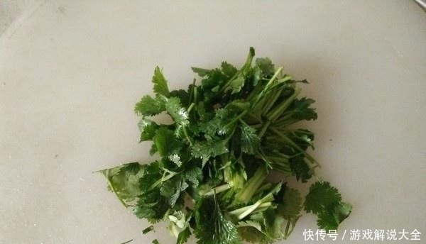 少许|一种肉,天越热越该吃!比羊肉便宜,比鱼肉营养,拌一拌,一个字香