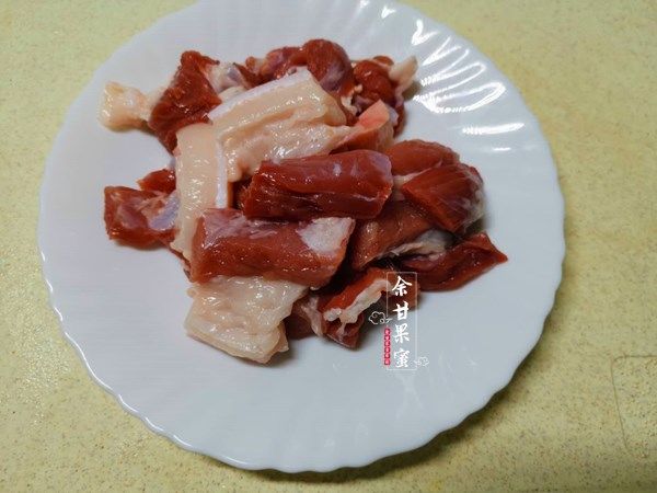 下饭|秋凉后，家人就爱这道菜，荤素搭配好丰富，咸鲜下饭，满嘴香