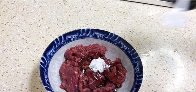 做法|教你这样炒牛肉，嫩滑又不柴，开胃又下饭，做法超简单
