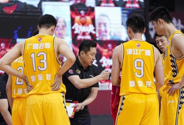  太子|太子爷三分10中6轰24分！场均2.4记三分广厦之王，可偏科太严重