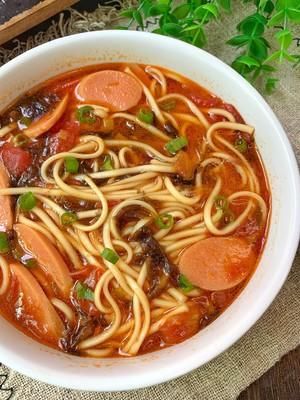 火腿|好吃到舔碗??酱汁浓郁美味的茄汁火腿焖面