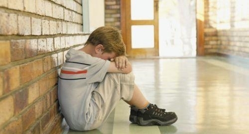  弟弟妹妹|13岁男孩“养着”5个孩子，记者采访时落泪，哭喊：我也没办法啊