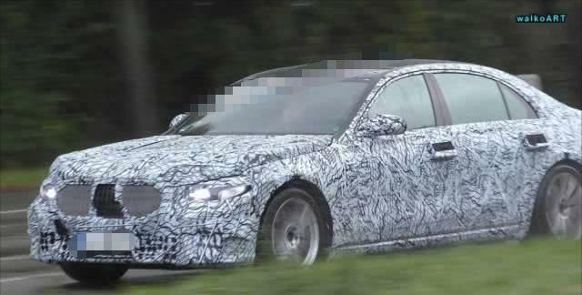  抵达|2020款奔驰S级抵达“战场”，6.0T+V12发动机，最高时速250千米