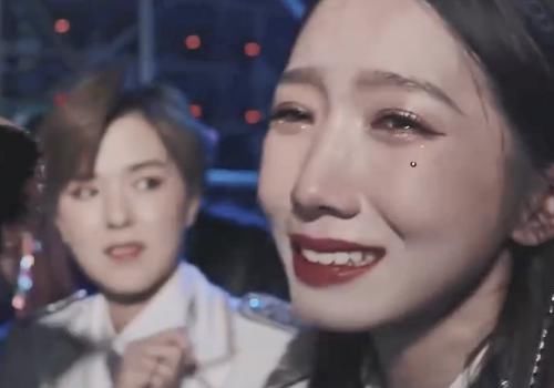  成员|火箭少女告别纪录片将上线，孟美岐伤心的哭了，其他成员安慰