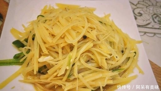 技巧|家里炒土豆丝总是粘锅?30年大厨:学会1个技巧,酥脆爽口贼下饭