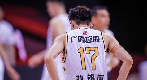  连续|广厦惨败福建，孙铭徽上演CBA个人英雄，难敌三驾马车齐头并进！
