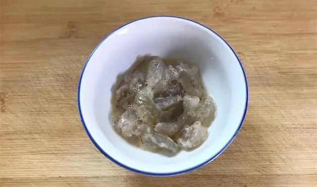  下饭|天热，回家犯愁吃什么，试试这道汤，简单又营养，看着就下饭