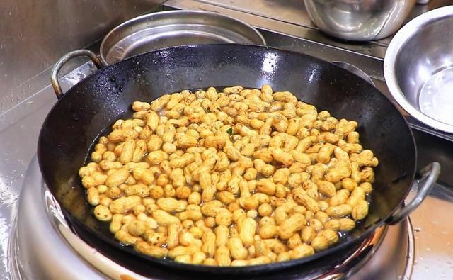 随便|煮花生、调料不要随便放!教你1个小技巧,花生软糯鲜香还入味