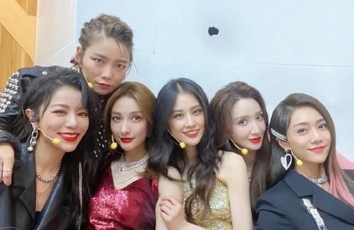  综艺|姐姐综艺引起争议，玩梗杨洋，郑爽粉丝又开嘴炮