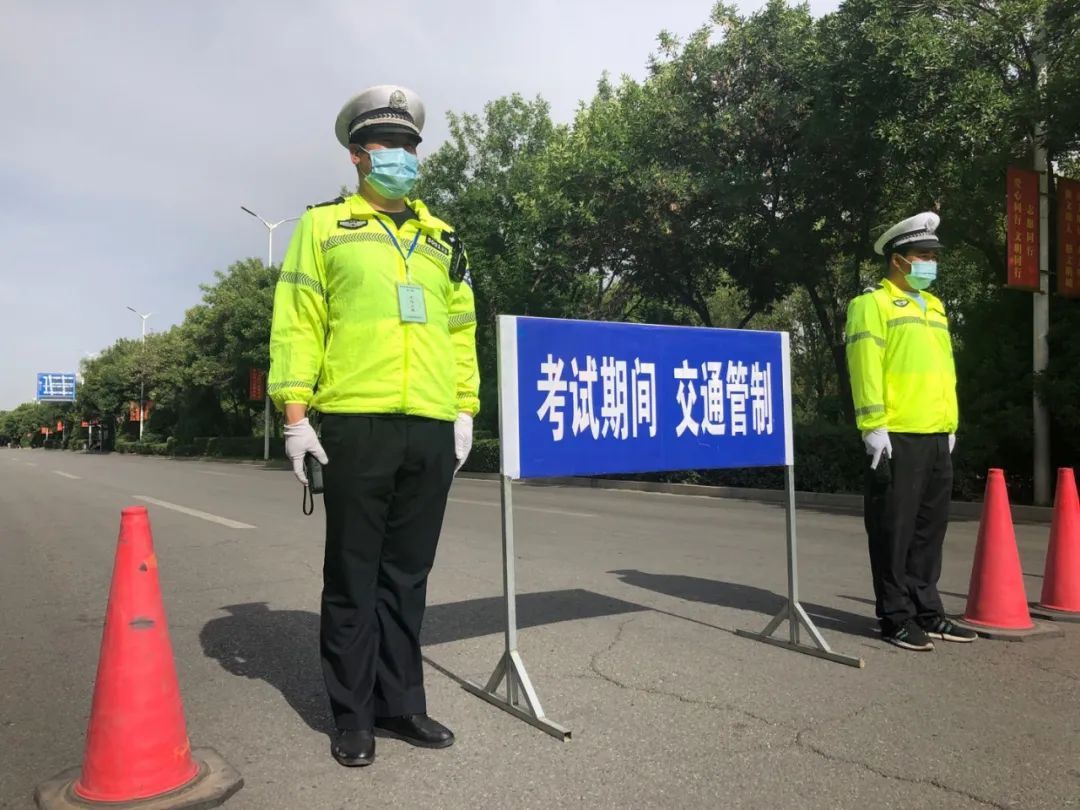  中卫|中卫一考生考试当天发生交通事故，民警5分钟将其送至考场