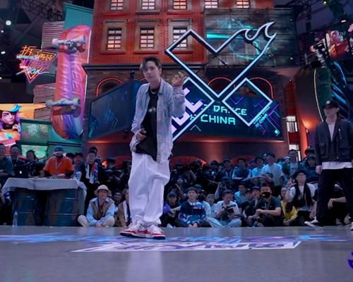  姐姐|《乘风破浪的姐姐》热度衰退，王一博获最佳主创、Yamy力压潘玮柏