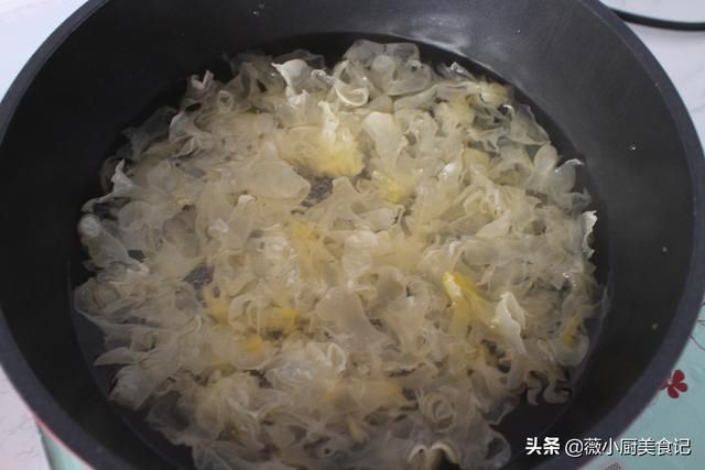  罐头|夏天，遇到这水果一买就是10斤，做成糖水罐头，孩子可以放心吃