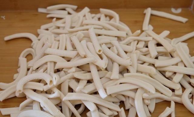  面条机|给女儿做的空心面，配上牛排蔬菜更好吃，圈友：这手艺可以开店了