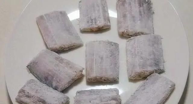 炸出|炸带鱼时,别在挂面糊了,大厨教你一招,炸出的带鱼更酥脆可口!
