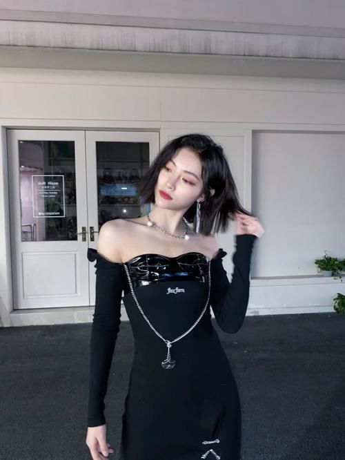  功不可没|许佳琪又瘦又美？她的穿搭其实功不可没，每套造型都堪称“范本”