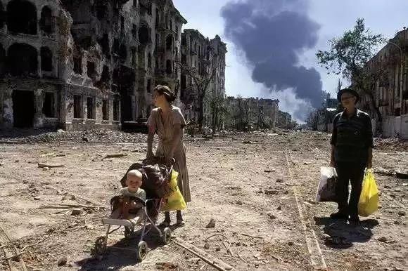 战争|淌满毛熊血泪的人间地狱：少见的真实血腥车臣战争图