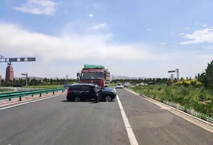  惊心动魄|惊心动魄！锡盟交警曝光典型交通事故案例，请广大交通参与者引以为戒！