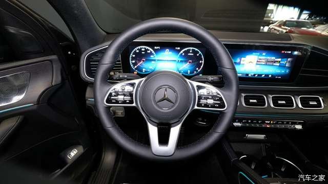 真香|奔驰GLS，豪华大型SUV里的“老大哥”，真香