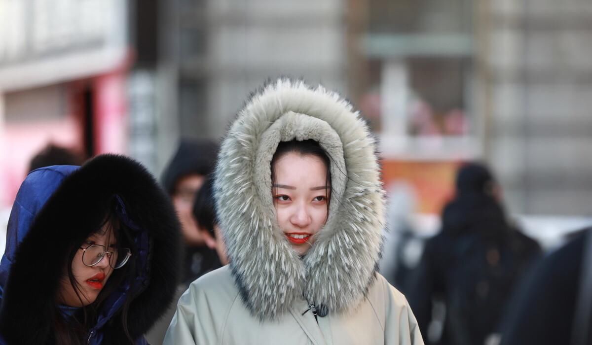 长大衣|入秋穿什么衣服好？千鸟格长大衣温暖又时尚，为你搭配几样服饰