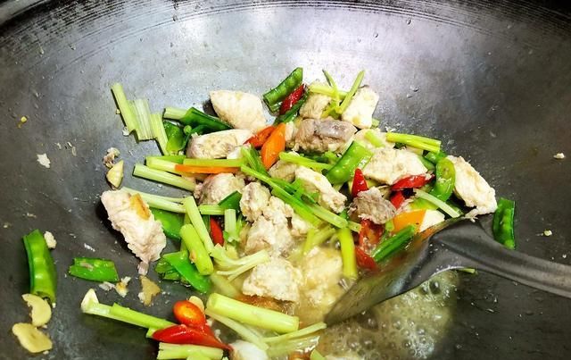  红萝卜|立秋后, 猪牛鸡肉都不如它, 我家几天就吃一回, 省钱下饭还营养