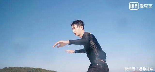 上热|王一博冲浪一次成功上热搜了?是怎么回事?