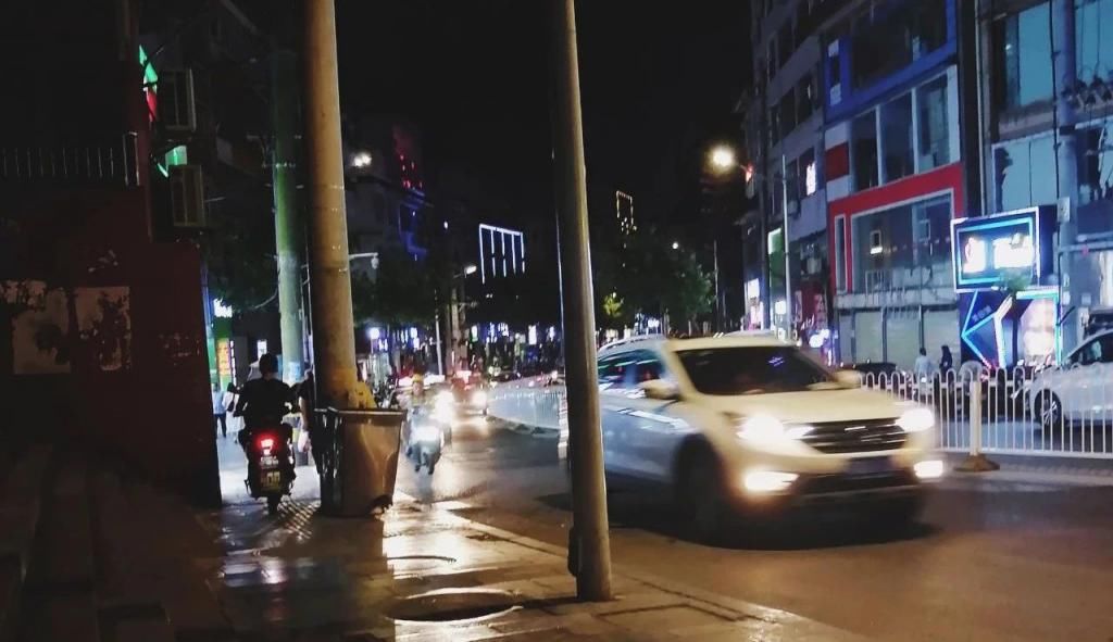 生意|巨头下沉:教培行业做“慢生意”的时代过去了