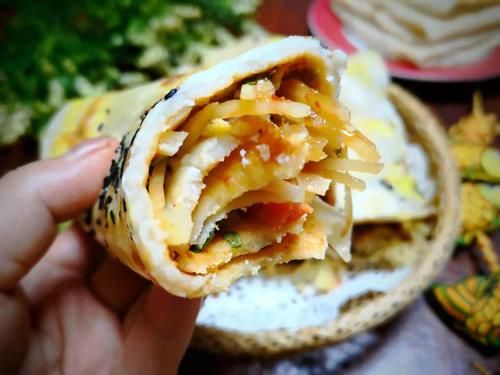  不了|秋天，我家儿子超爱吃这早餐，一日三餐基本吃不了多少，一口一卷，几分钟上桌