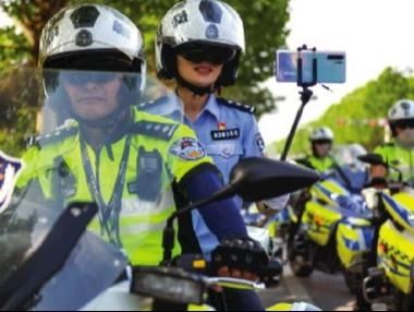 举动|视频|点赞好市民！一个举动令人温暖