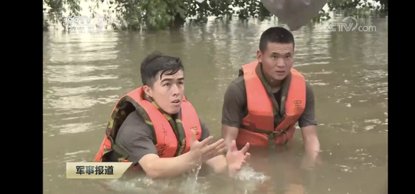 奔赴|退伍大学生请战奔赴抗洪一线