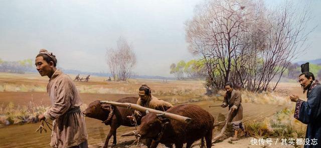  上联|姑娘一上联“黑黑白炭”，苏东坡一下联，姑娘顿时又羞又气